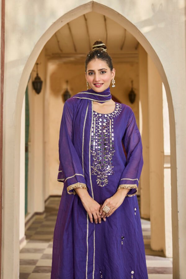 28-09-2025_BNY1122 Royal Noor Mirror Kurta Set