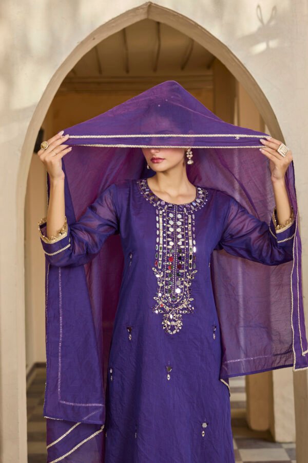 28-09-2025_BNY1133 Royal Noor Mirror Kurta Set